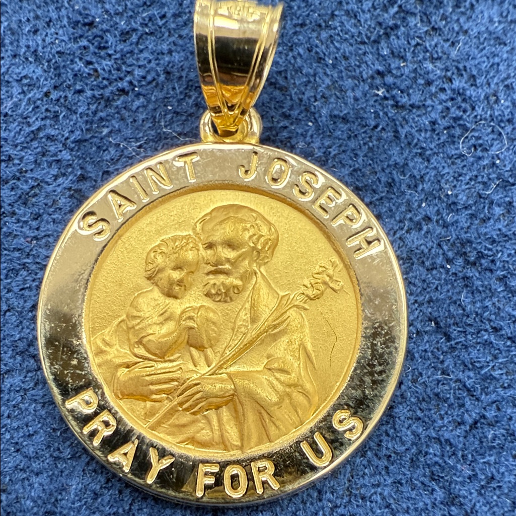 Gold Saint Joseph Pendant 18mm Hollow